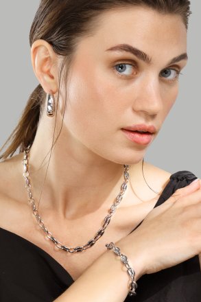 Oorbellen Bold Curve – Verzilverd