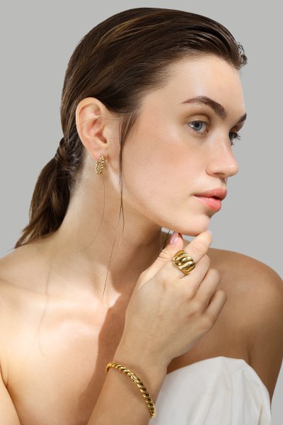 Oorbellen Twisted Heart – 18k Verguld