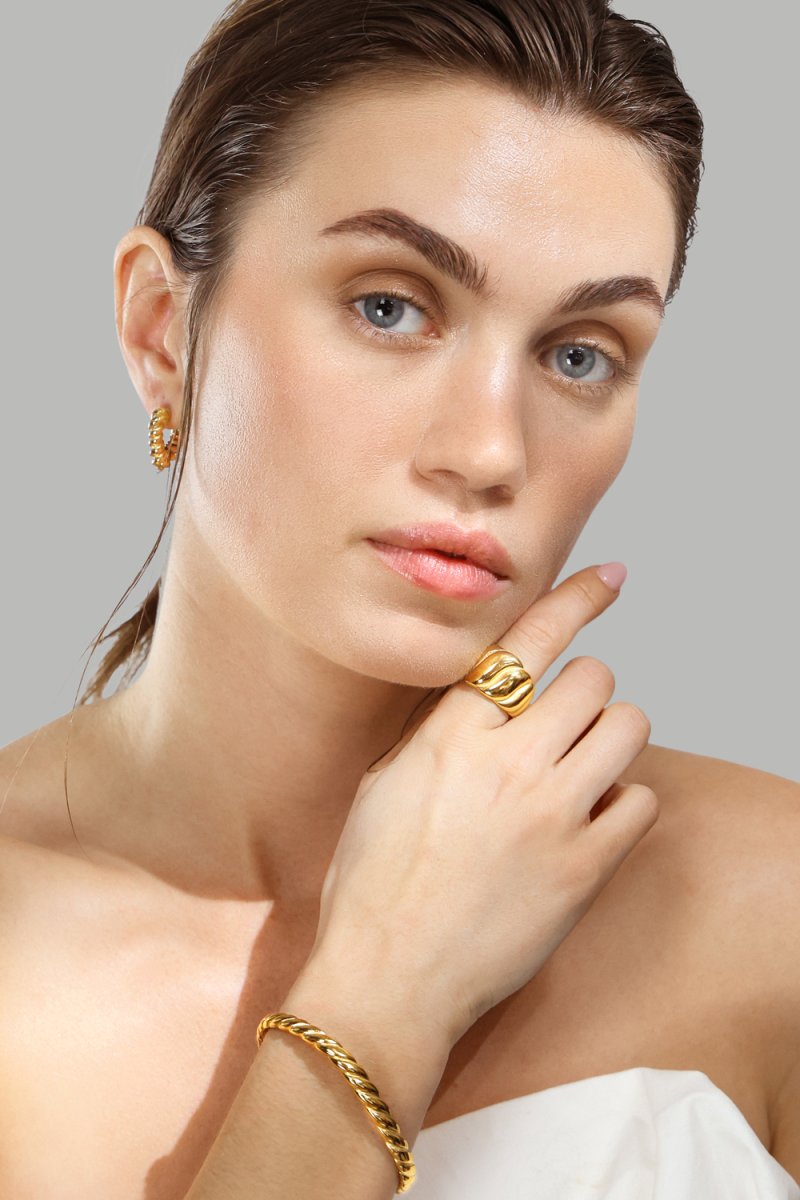Oorbellen Twisted Heart – 18k Verguld