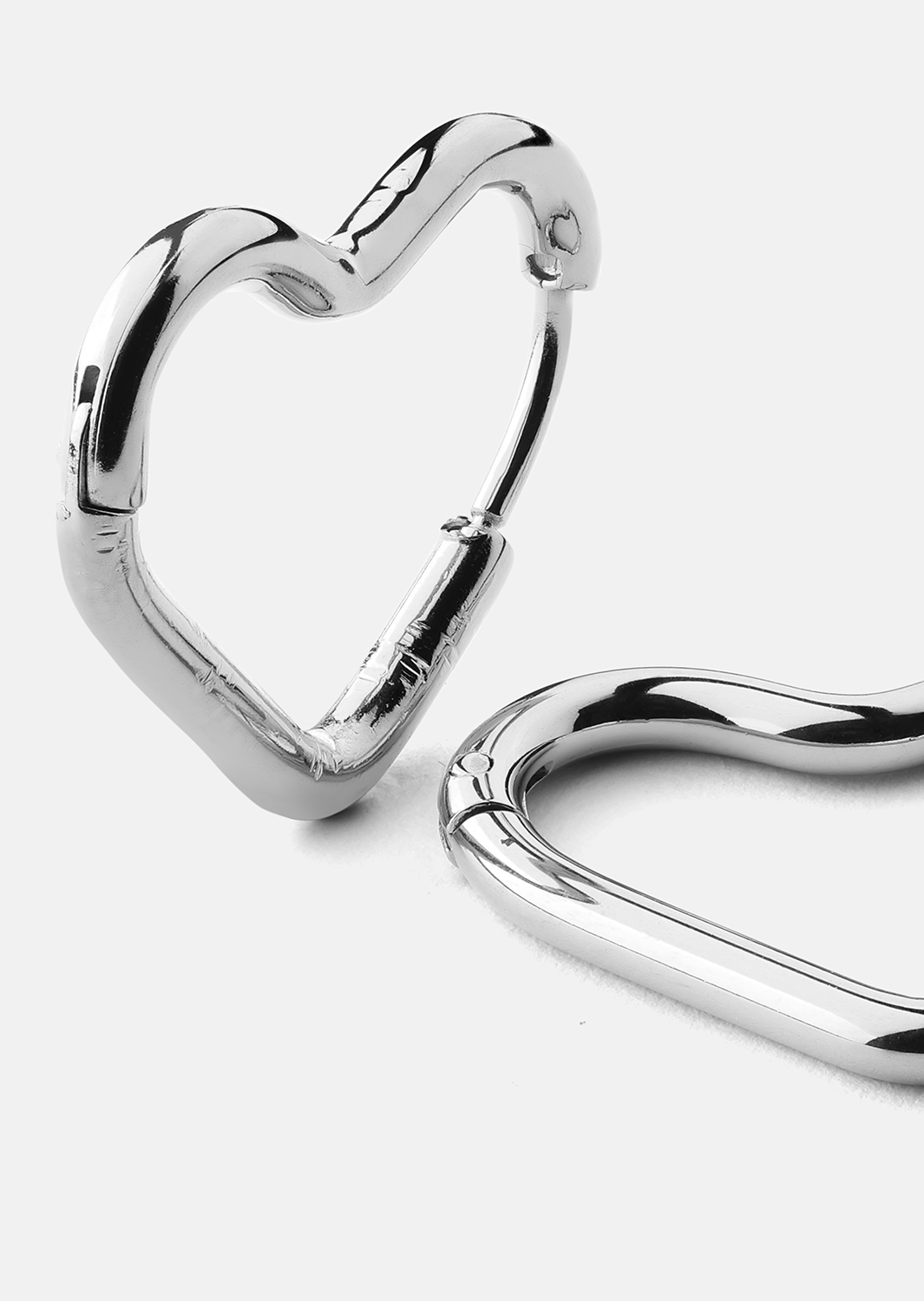 Oorbel Heart's Embrace - Verzilverd